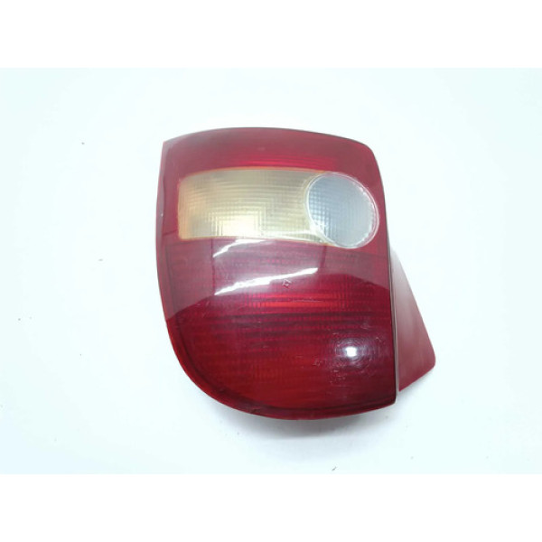 Lanterna Traseira Lado Esquerdo Fiat Palio 2000 (detalhe) Esquerdo/motorista Vermelho