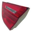 Lanterna Tampa Traseira Esquerda Bmw 320i 2010 Esquerdo/motorista Vermelho