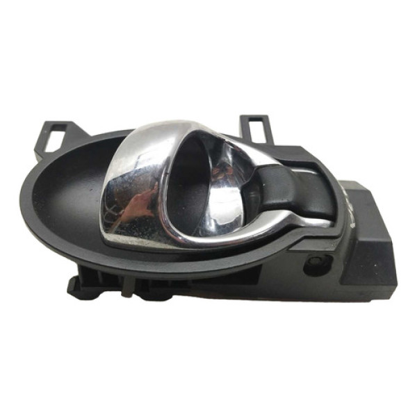 Maçaneta Interna Porta Dianteira Direita Nissan Versa 2015