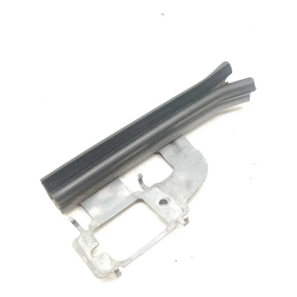 Guia Vidro Traseira Direita Peugeot 2008  2020 Preto