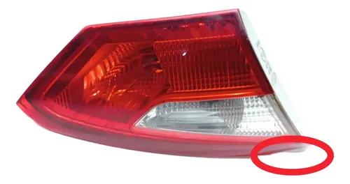 Lanterna Tampa Traseira Esquerdo Ford Focus Sedan 2015 Esquerdo/motorista Vermelho